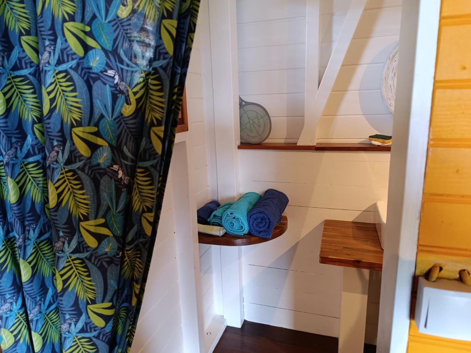 Ti Kaz Anoli Cottage En Bois Avec Vue Sur La Baie Terre-de-Bas المظهر الخارجي الصورة